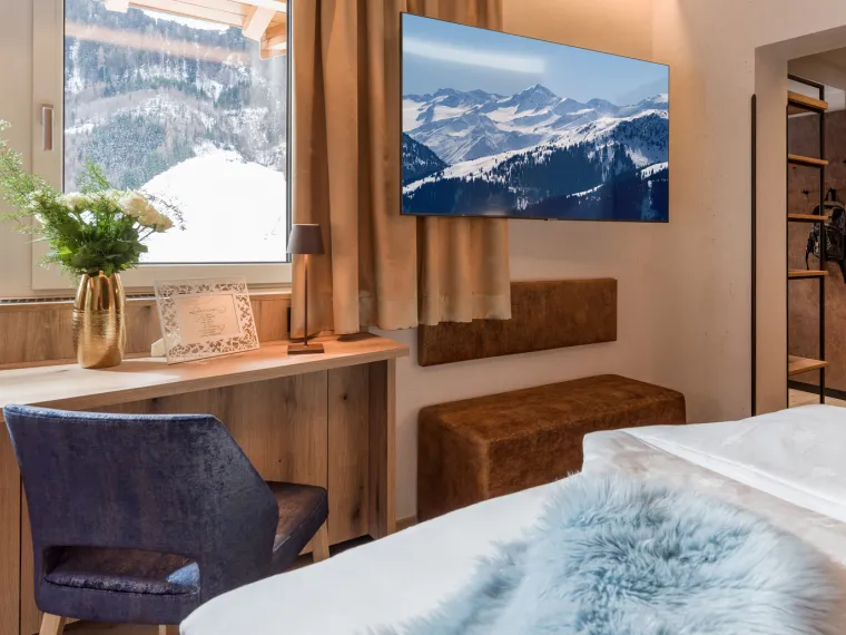 Panorama Eckdoppelzimmer mit neuen Smart TVs